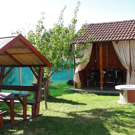 Vadrozsa Vendeghaz-apartman Apartament Demjén