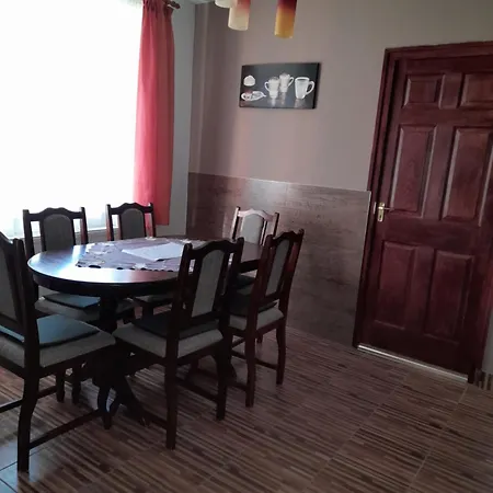 Vadrozsa Vendeghaz-apartman Apartament *