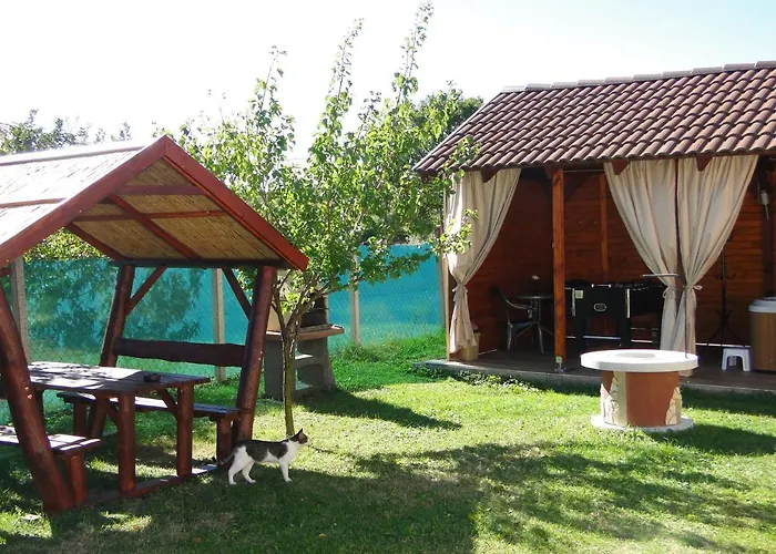 Vadrozsa Vendeghaz-apartman *